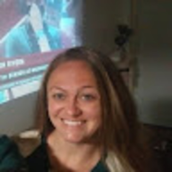 Meet your Posher, Tricia - Picture 1 of 1
